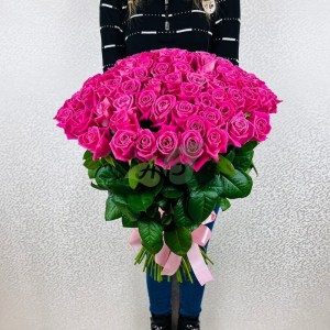 Букет из 101 розовой розы